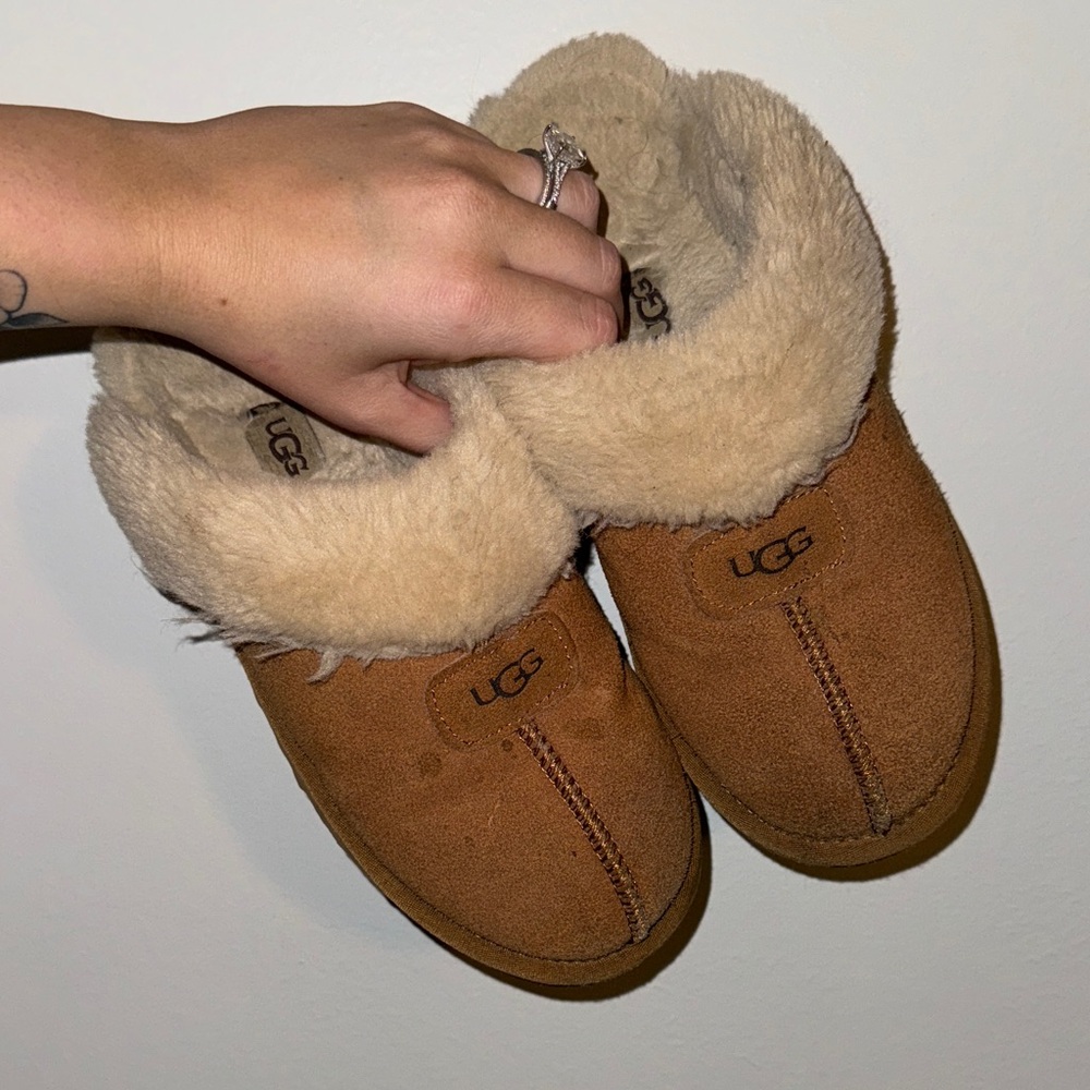 UGG Chestnut Slippers with Plush Cream Lining